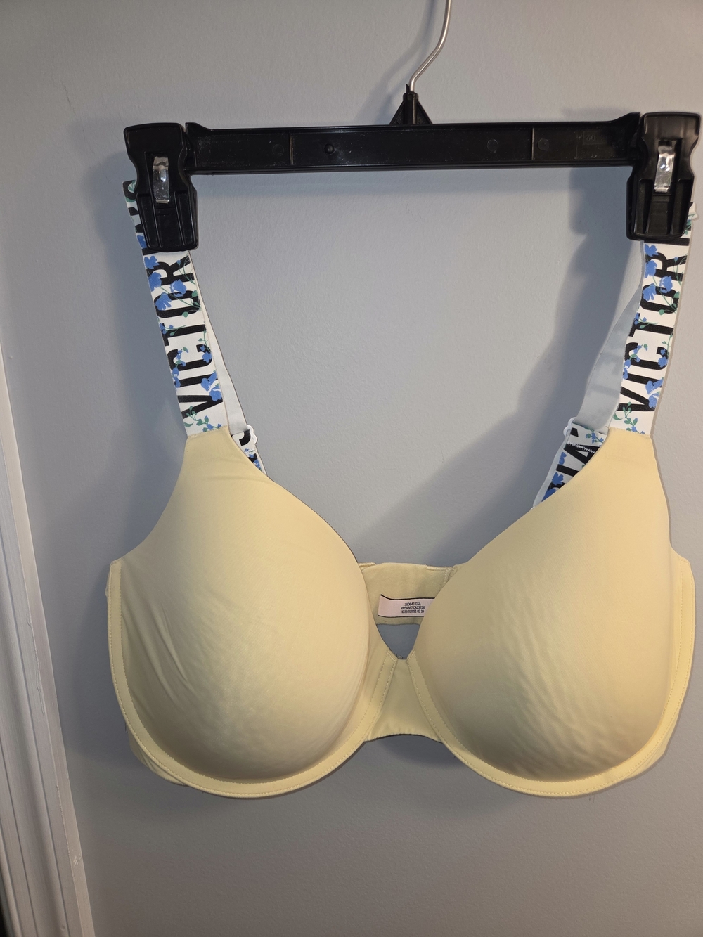 Victoria's Secret Pale Yellow T-Shirt Bra with Patterned Straps
